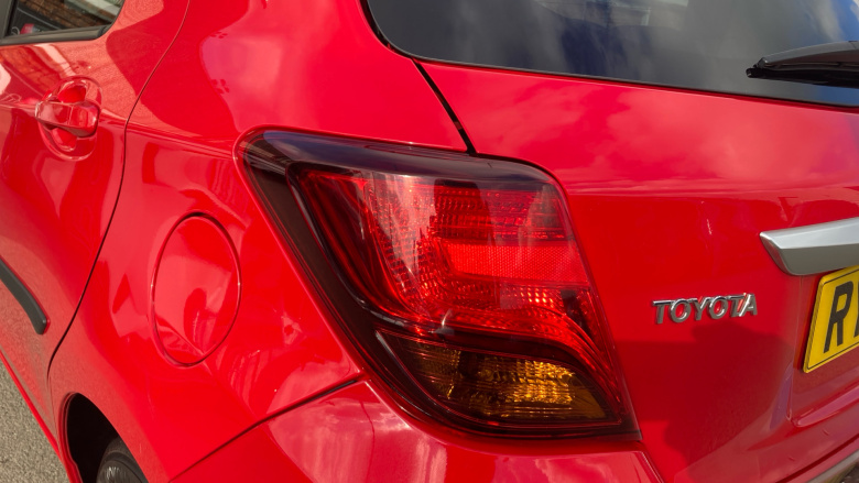 Toyota Yaris 1.5 Hybrid Icon 5dr CVT Hybrid Hatchback